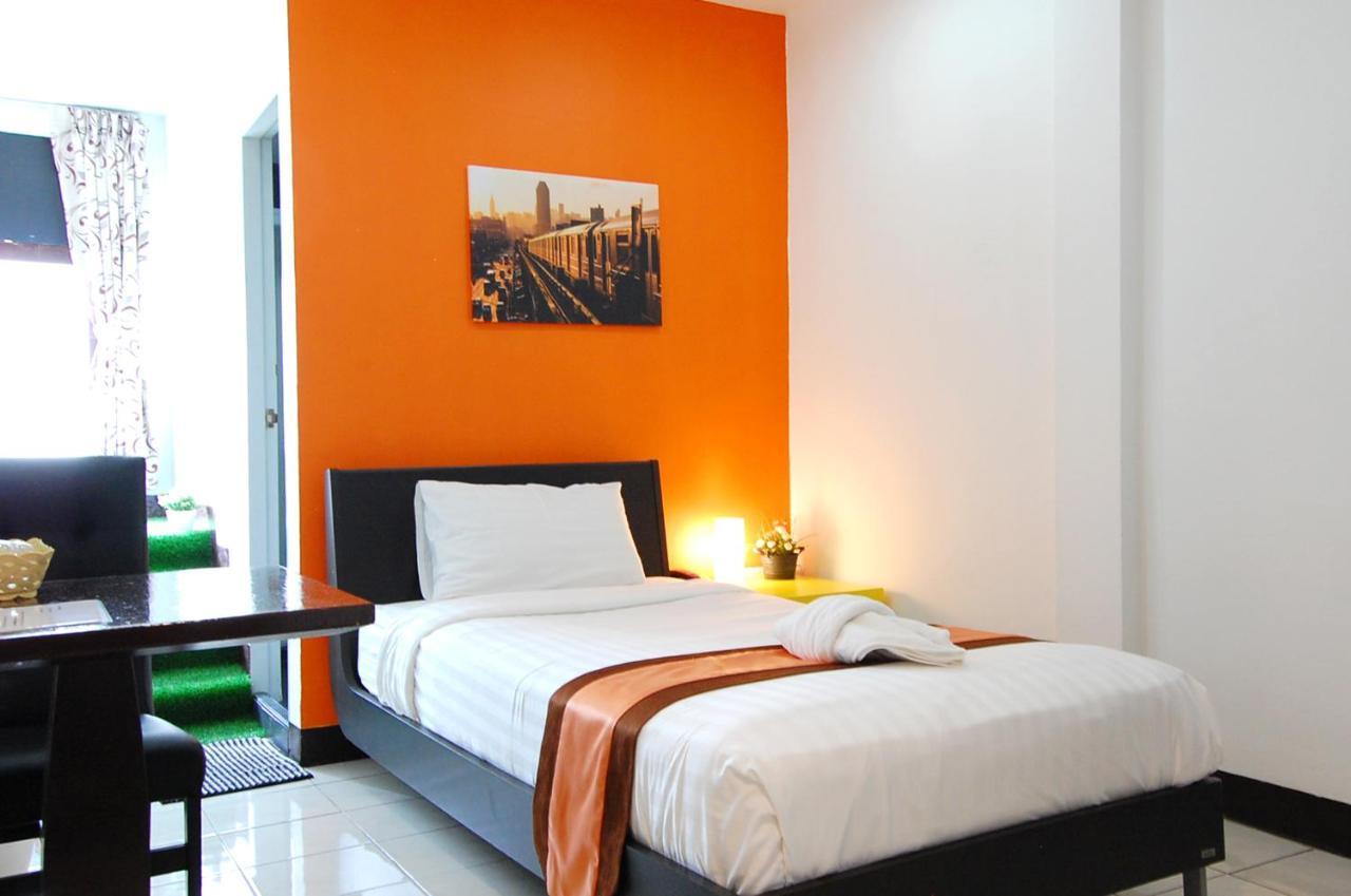 Yadoya @ Thonglor Hotel Bangkok Exterior photo
