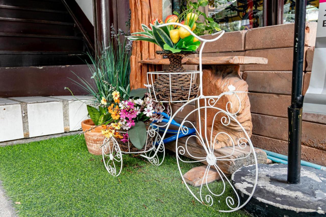 Yadoya @ Thonglor Hotel Bangkok Exterior photo